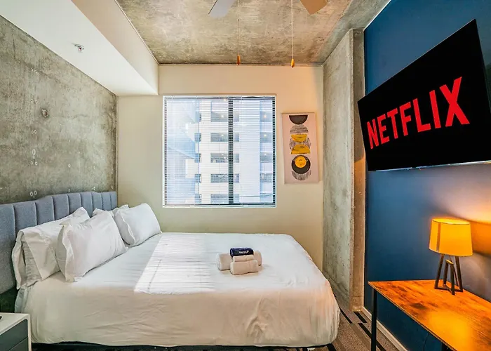 Dt Phx Getaway With Balcony Pool Gym And Wd Appartement