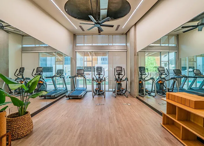 Dt Phx Getaway With Balcony Pool Gym And Wd Appartement