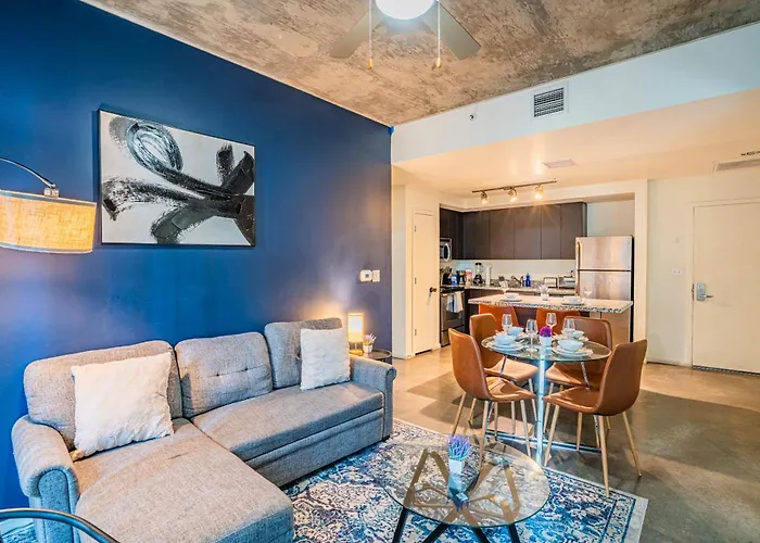 Appartement Dt Phx Getaway With Balcony Pool Gym And Wd