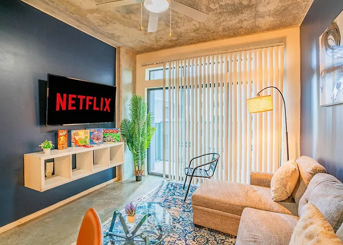 Dt Phx Getaway With Balcony Pool Gym And Wd Appartement *