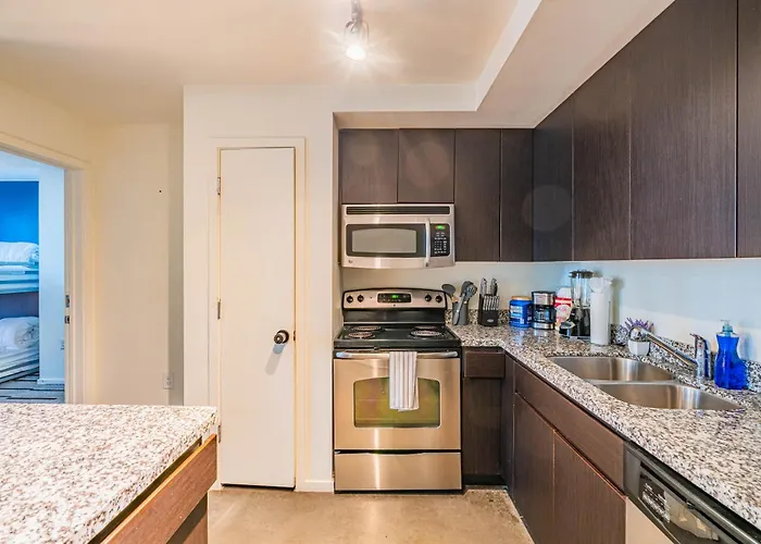 Dt Phx Getaway With Balcony Pool Gym And Wd * Phoenix