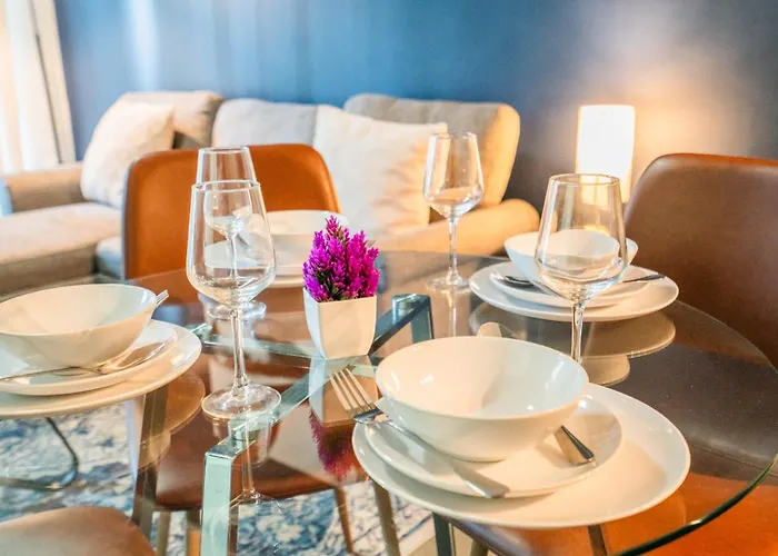 Dt Phx Getaway With Balcony Pool Gym And Wd *
