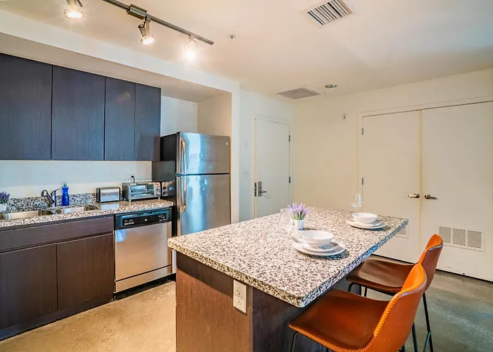Appartement Dt Phx Getaway With Balcony Pool Gym And Wd Phoenix