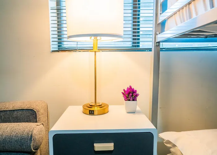 Dt Phx Getaway With Balcony Pool Gym And Wd Appartement *