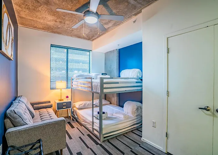 Dt Phx Getaway With Balcony Pool Gym And Wd Phoenix